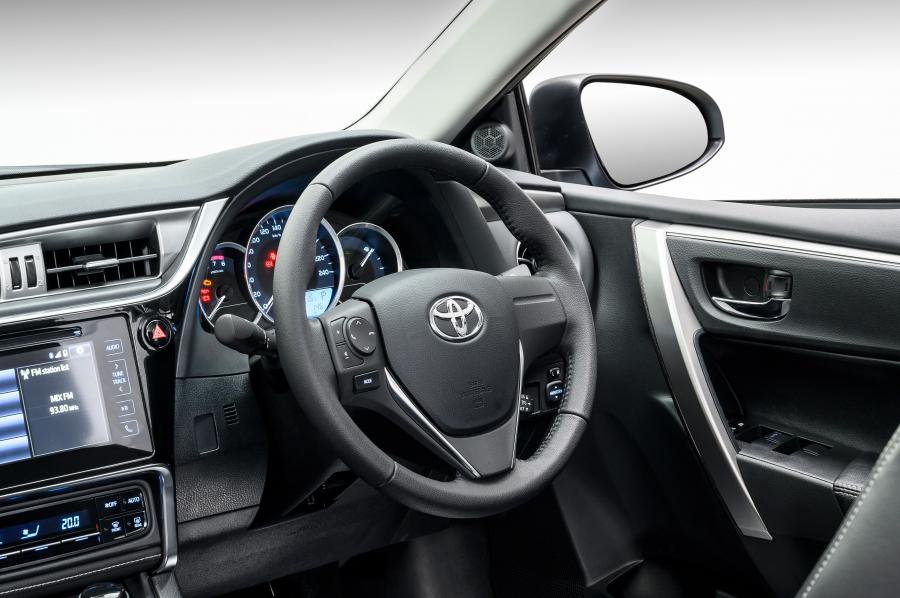 Панель приборов Toyota Corolla Quest 2020 года  (ZA) (фото 4 из 40)